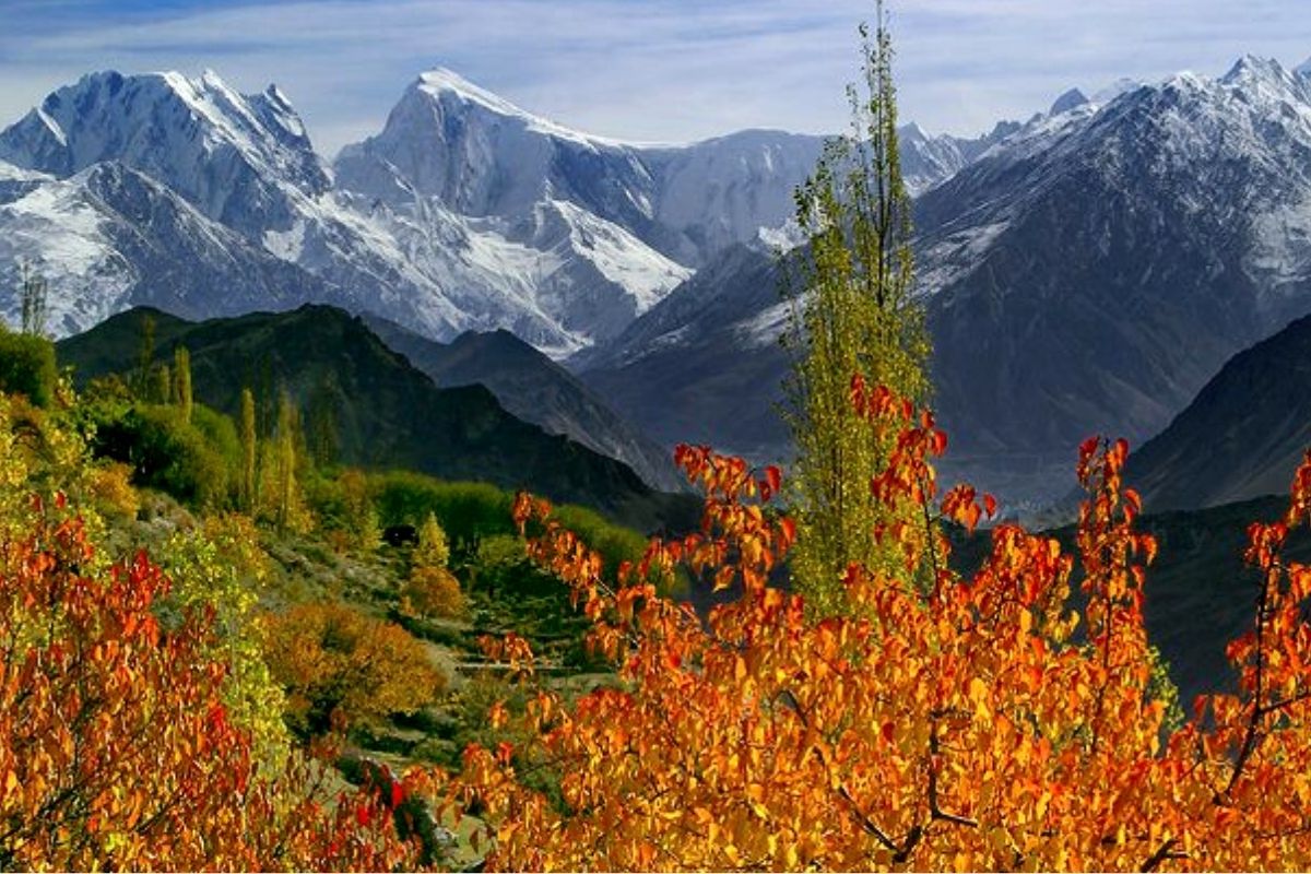 https://hunzaguidespakistan.com/wp-content/uploads/2022/02/Autumn-in-Hopper.jpg