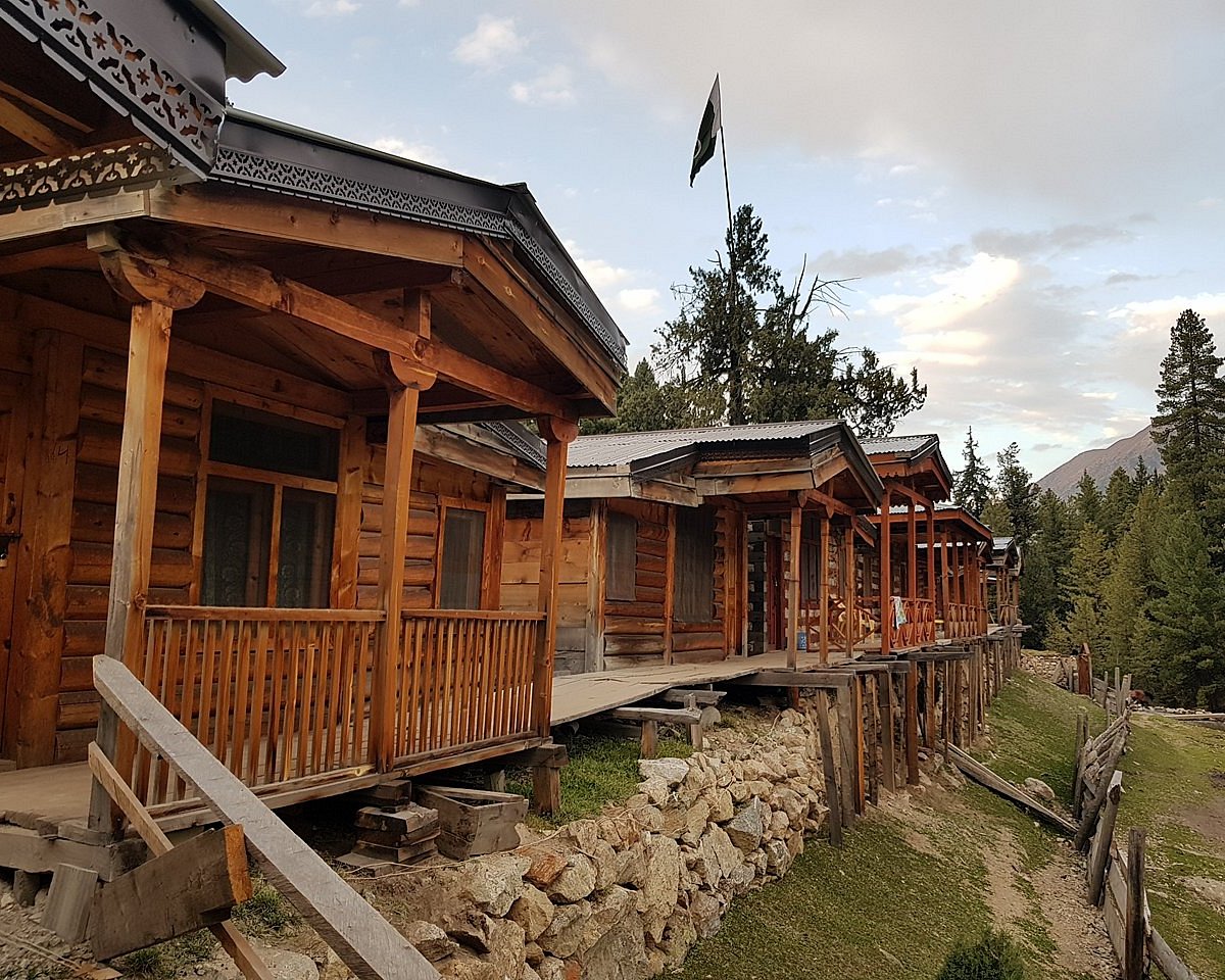 https://dynamic-media-cdn.tripadvisor.com/media/photo-o/1a/fc/6c/4e/fairy-meadows-cottages.jpg?h=1200&s=1&w=1200
