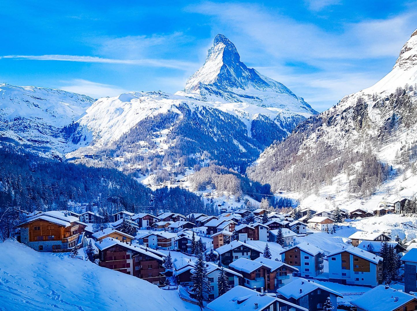 https://deih43ym53wif.cloudfront.net/zermatt-matterhorn-switzerland-shutterstock_1298208013_44fea015e5.jpeg